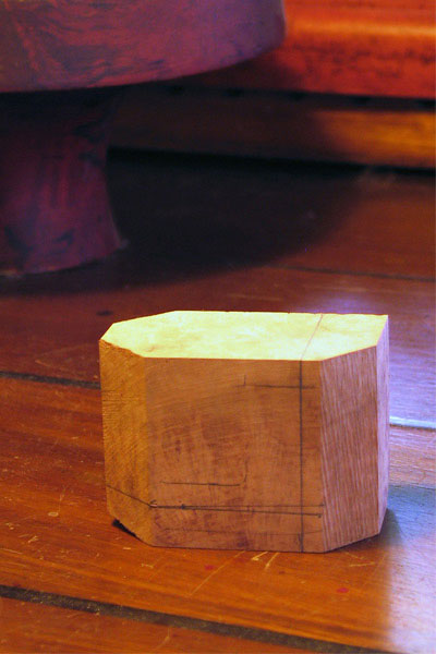 Dřevo z bryuerového kořene
